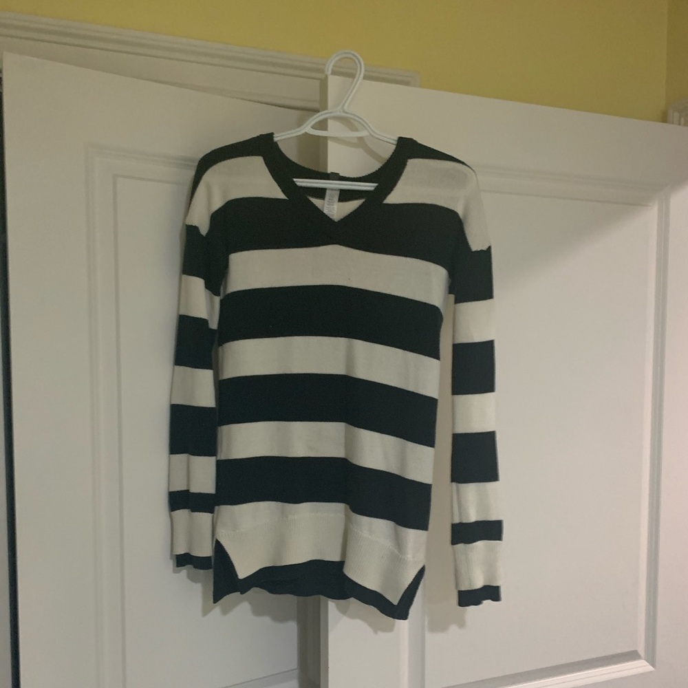 Ivivva sweater
